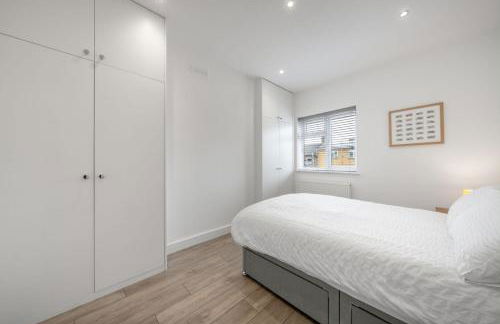 Modern Split Level 2BR Spacious Apt Maida Vale - Photo 21