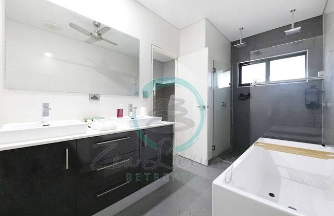 ZENHOUSE - 5BR Family with Private Pool - Foto 14