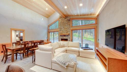 Luxe Valley Home with Sauna and Hot Tub Near Mazama - Foto 4