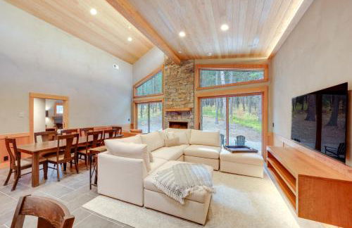 Luxe Valley Home with Sauna and Hot Tub Near Mazama - Foto 4