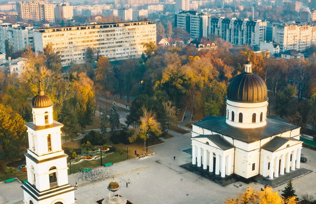 Tour por Chisináu + Visita a la bodega Mileștii Mici - Foto 1