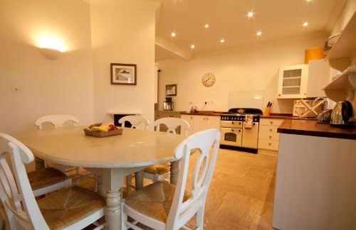 Old Coastguards - Stunning Historic Cottage - Photo 27