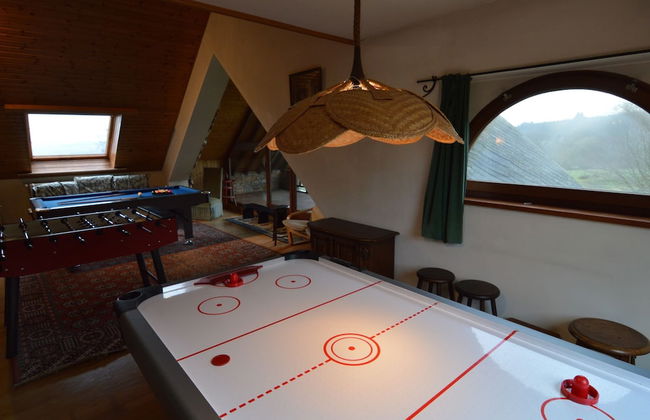 Hillside Retreat With Pond - Photo 23