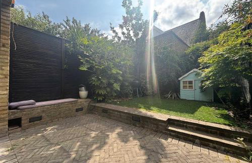 Stunning 3 Bed Victorian House - Idyllic Location - Foto 24