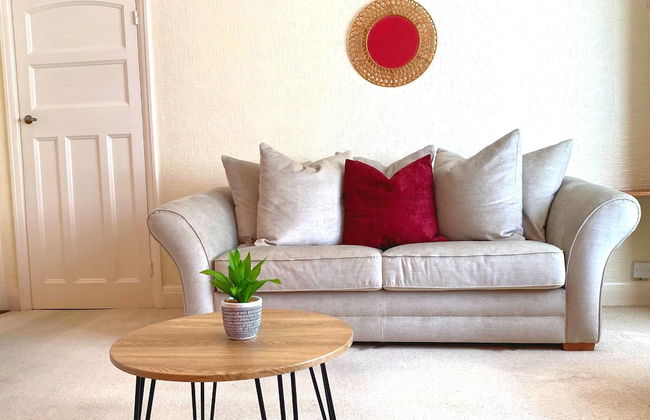 Bright and Spacious 4 Bedroom Home - Foto 15