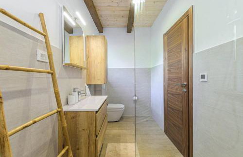 Villa David - luxurious secluded villa with a heated pool - Foto 26