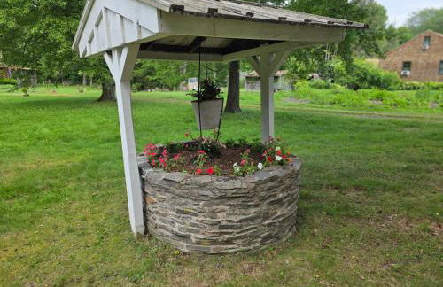 Charming 3 bedroom 2 bath home in Bloomfield with wishing well - Foto 37