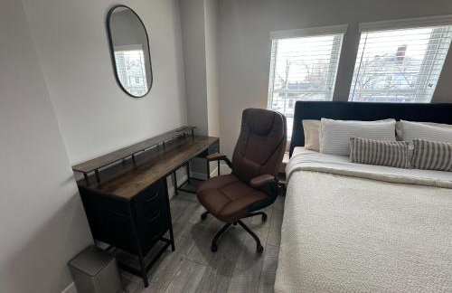 Urban Retreat 2BR Near Downtown - Foto 25