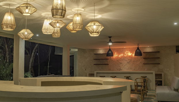 Coin salon dans le hall