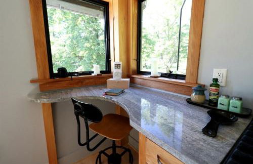 Gorgeous Cottage for Two, Overlooking Pond on 20 acres, Glamping in Pennsylvania - Foto 50