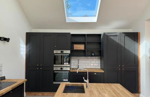 Threshing Barn- Modern 5 Bed, 10 person, Barn Conversion in a Rural Location with Great Access - Foto 16