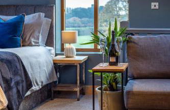 Stunning rural stay with idyllic views & great location - Photo 1