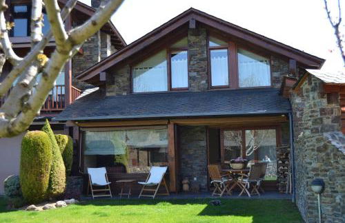 Casa adosada con gran jardín en Fontanals - Foto 9