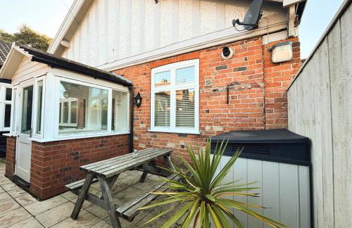 Potters Lodge - private parking & self check in - Foto 21