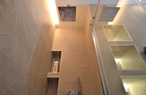 BIBLIOTECA DE LUJO EN EL CENTRO HISTORICO DE MÁLAGa - Photo 7