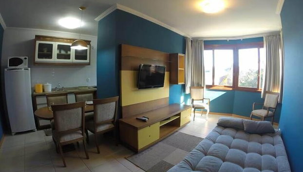 GRAMADO SOLAR REAL - 2 APTS de 2 quartos no mesmo prédio, cada um comporta até 7 pessoas - IDEAL PARA GRUPOS - central - IDEAL PARA ANDAR A PÉ, nesta plataforma desde janeiro de 2016, oferecemos CREDIBILIDADE - seu PET é bem-vindo - GARAGEM COBERTA - Foto 2, Imagen principal