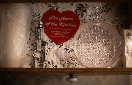 Sleeps 2 Private Entrance, Spa Tub, Near Casino - Foto 28