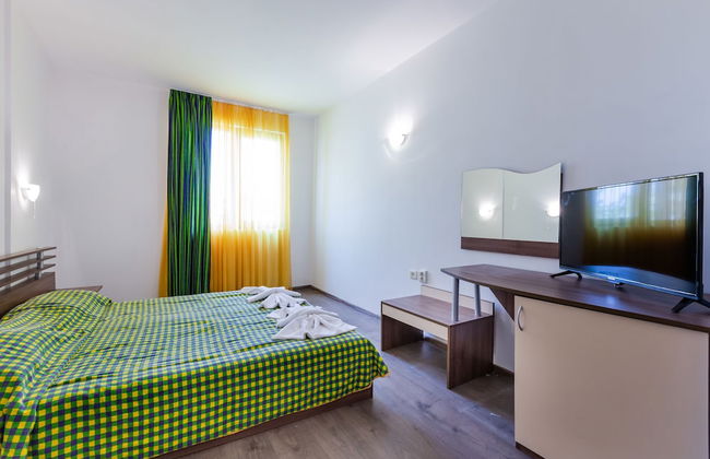 2 Bedroom Apartment in Dafinka Guest House - Photo 12