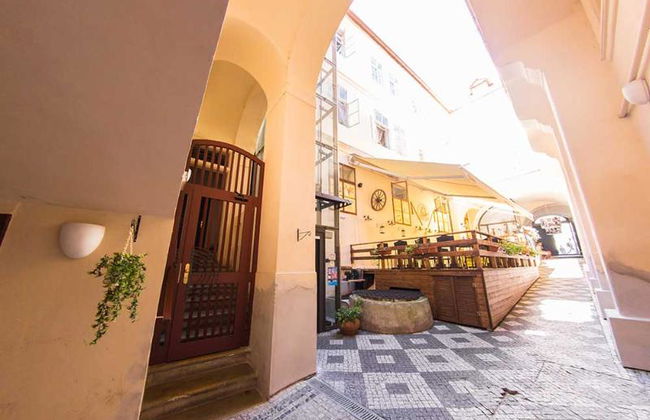 Golden Three Crowns - Foto 8