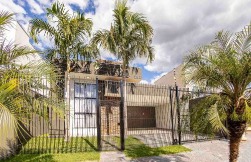 Casa Munique Maringa Com Piscina Ar Condicionado e Churrasqueira - Foto 1