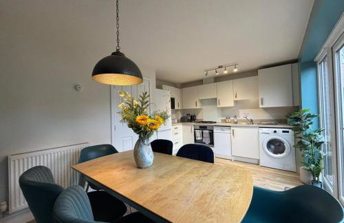 3 Beds with off-street parking for 2 cars, fast Wifi, sleeps 6 - Foto 2
