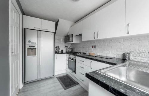 3BR House By Hyped Properties Short Term Rental Agency Birmingham Ideal For Contractors With Free Driveway Parking - Foto 5