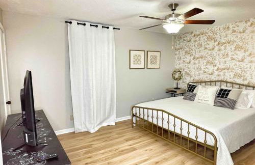 Charming Family Retreat Near Parks Fire Pit & Games - Photo 32