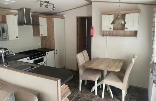 Luxury 6 Berth Caravan, Marton Mere - Photo 6