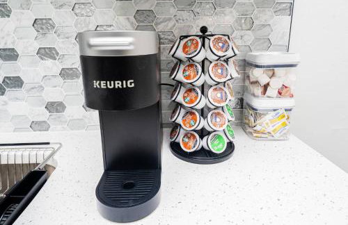 Close to the Action, Peaceful When You Return - Foto 26