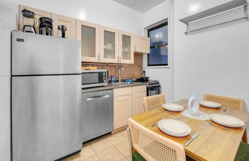 Inviting 2Bd Upper East Side Stay with Backyard - Foto 5