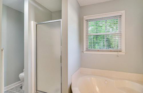 Private Yard and Deck High Point Home Base! - Foto 15