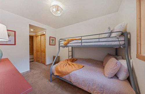 Mountain Retreat - Sleeps 7 - Canoe - Fireplace - Foto 38