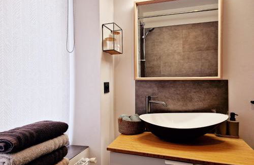 Le DrômArdèchois - Gîte meublé Ardèche - WIFI Parking - Écolodgîte Drôme ardèche - Foto 7