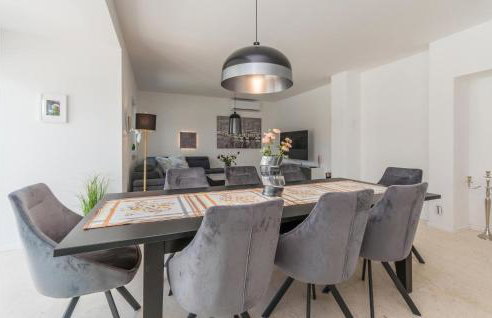 4 Bedroom Cozy Home In Donja Jagodnja - Foto 24