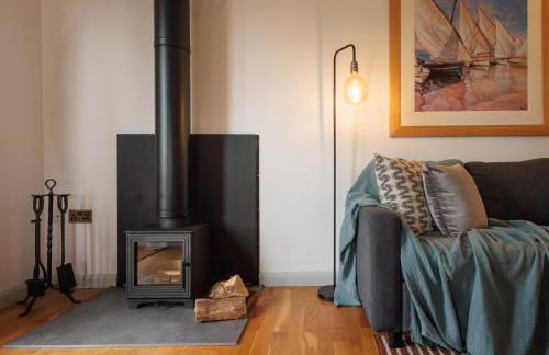 The Retreat, Waterfront & Log Burner - Foto 8