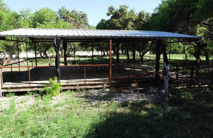Nueces River Cabins-Elm Cabin - Foto 12