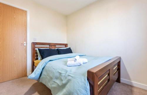 Balmoral Court -Sleeps 6 - Free Parking with Workspace - Balcony & High-Speed WiFi - Foto 15