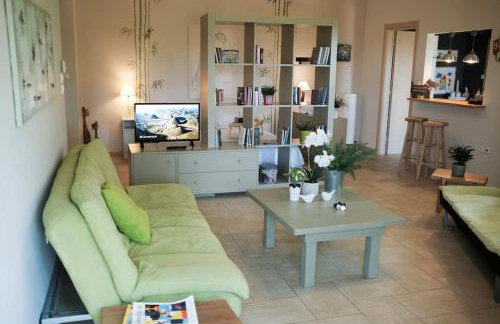 Apartment with garden in Thessaloniki. - Photo 26