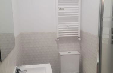 250m Chamartin, 250m plaza castilla, 3 stops Bernabeu - Photo 12