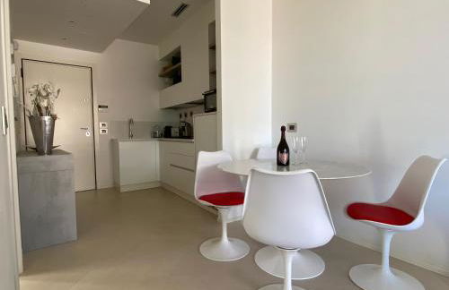 Sea View Embassy Apartment - Foto 15