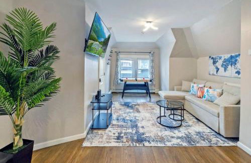 Modern 2BR Near NYC with Free Parking and Workspace - Foto 21