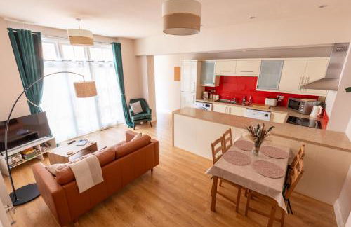 Charming Beachside Town House - Photo 9