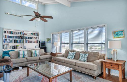 Dog-friendly with Gulf view pool balcony deck fireplace central AC & W&D - Foto 6