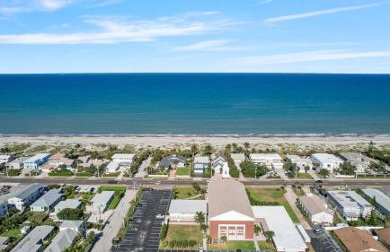 Oceanfront Cocoa Beach Vacation Home Private Beach, Tiki Bar & Family Fun - Foto 46