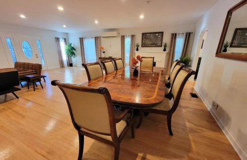 Private and large 2 bedroom house with Pool table, backyard and office near attractions - Foto 18