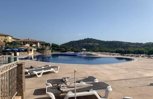 Beau 2 pièces, Magnifique vue mer et piscine - Photo 27
