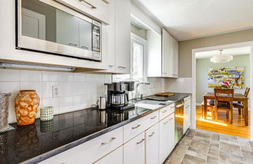 3 Mi to Cape Cod Bay Marshfield Home with Balcony! - Foto 8