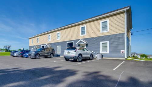 Golf Course View Centrally Located Condo in Erie - Foto 3