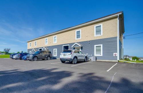 Golf Course View Centrally Located Condo in Erie - Foto 3