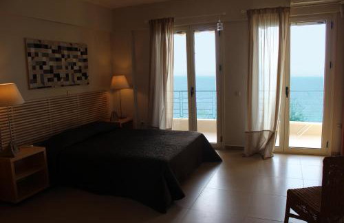 Avia Holiday Homes - Photo 7